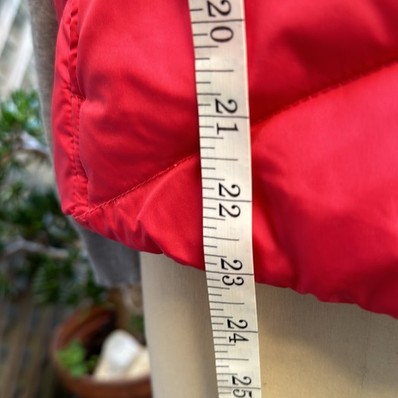 J. CREW Down Vest, Size Small.  Zipper and Snaps. 2 side snap pockets. VGUC - Picture 5 of 9